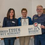 Christian Jodlbauer, Revierinspektor und Küchenleiter Stellvertreter Justizanstalt Ried; Mag. Katharina Tidl, Leitung Intiative GUT ZU WISSEN, LKÖ, Rosemarie Ferstl, Vizepräsidentin LKOÖ, Alfred Praml, Justizwachekommandant und Chefinspektor Justizanstalt Ried, Dr. Rudolf Stadler, Berater Intiative GUT ZU WISSEN