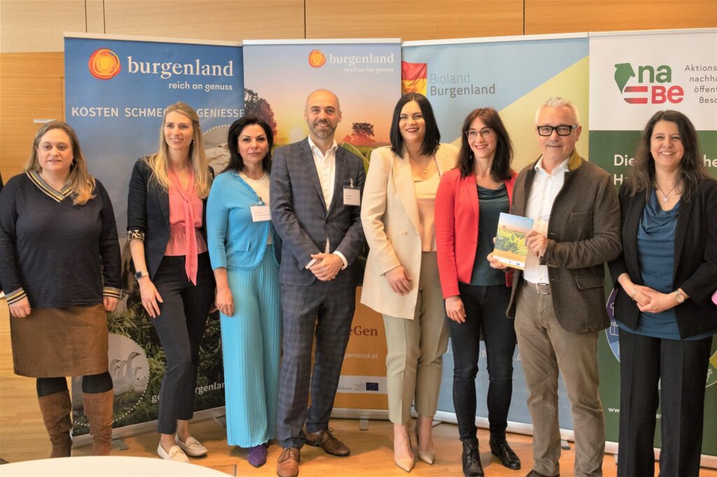 Manuela Polinkiewicz, AMA
Marketing,  Christa Schrammel Karner, Küchenleitung Landküche, Katharina Tidl Leitung Initiative GUT ZU WISSEN LKÖ, Gerhard Weiner naBe Plattform, LHStv. Astrid Eisenkopf, Land Burgenland, Maria Anna Slaby, Protokoll Land Burgenland, Hannes Anton, Bio
Erzeugergenossenschaft, Andrea Ebner Pladerer, naBe Plattform