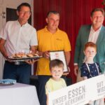 Siegfried Huber, Präsident der Landwirtschaftskammer Kärnten, Amel Melich, Küchenleiter Kindergarten Fellach, Günther Albel, Bürgermeister der Stadt Villach