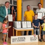 Siegfried Huber, Präsident der Landwirtschaftskammer Kärnten, Mag. Birgit Glanzer Kindergartenleiterin Fellach, Günther Albel, Bürgermeister der Stadt Villach, Amel Melic, Küchenleiter Kindergarten Fellach
